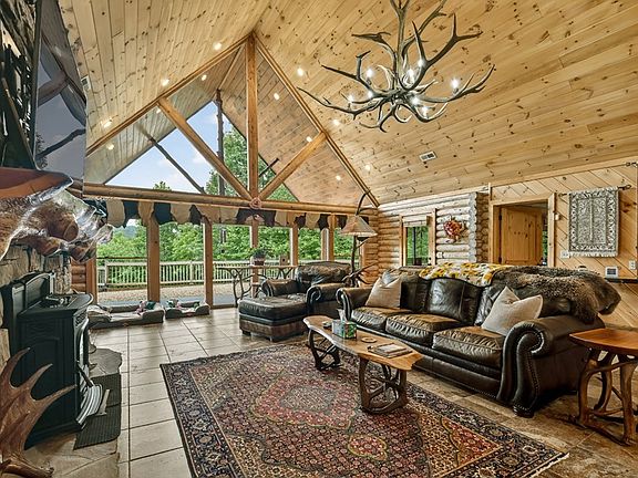 2nd image of 328 Arapaho Walk