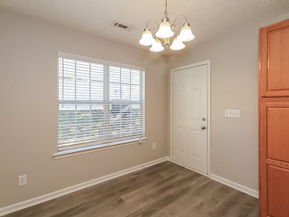 5th image of 11 Grier Ln