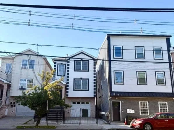 210 2nd St Floor 2, Elizabethport, NJ 07206