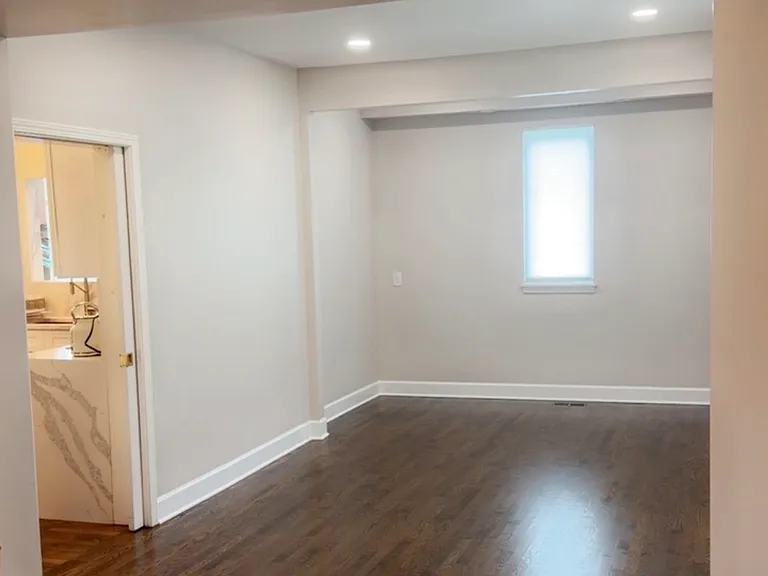 706 Mayfair Dr — Photo 4
