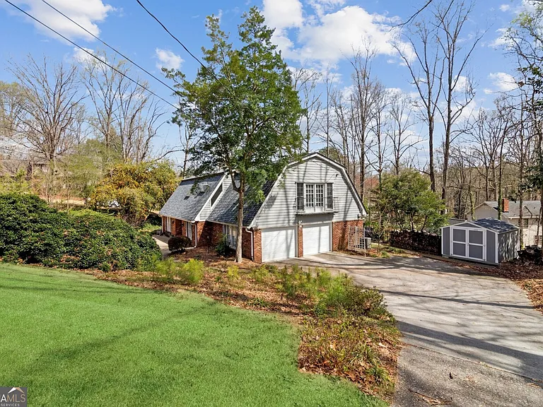 355 Westerhall Ct — Photo 1