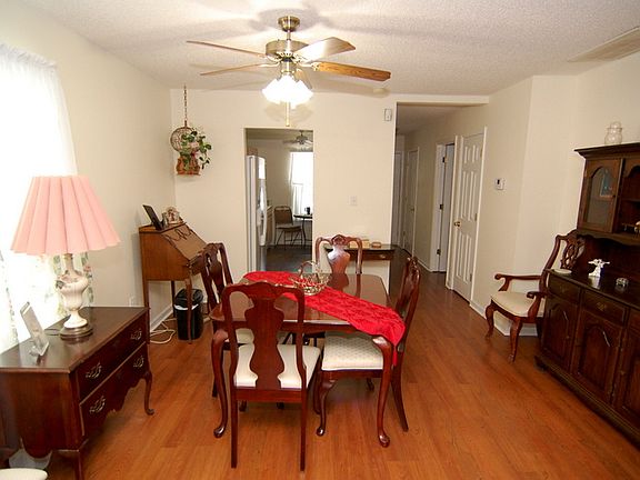 3rd image of 15 Heritage Village Ln