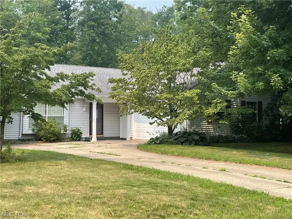 491 W Parkway Dr, Madison, OH 44057