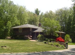 12 Oak Dr, Hampton Falls, NH 03844
