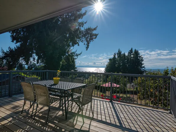 4735 Laurel Ave, Sechelt, BC V7Z 0B4