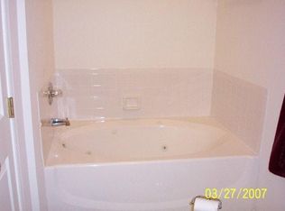 109 Chanticlair Dr, Yorktown, VA 23693