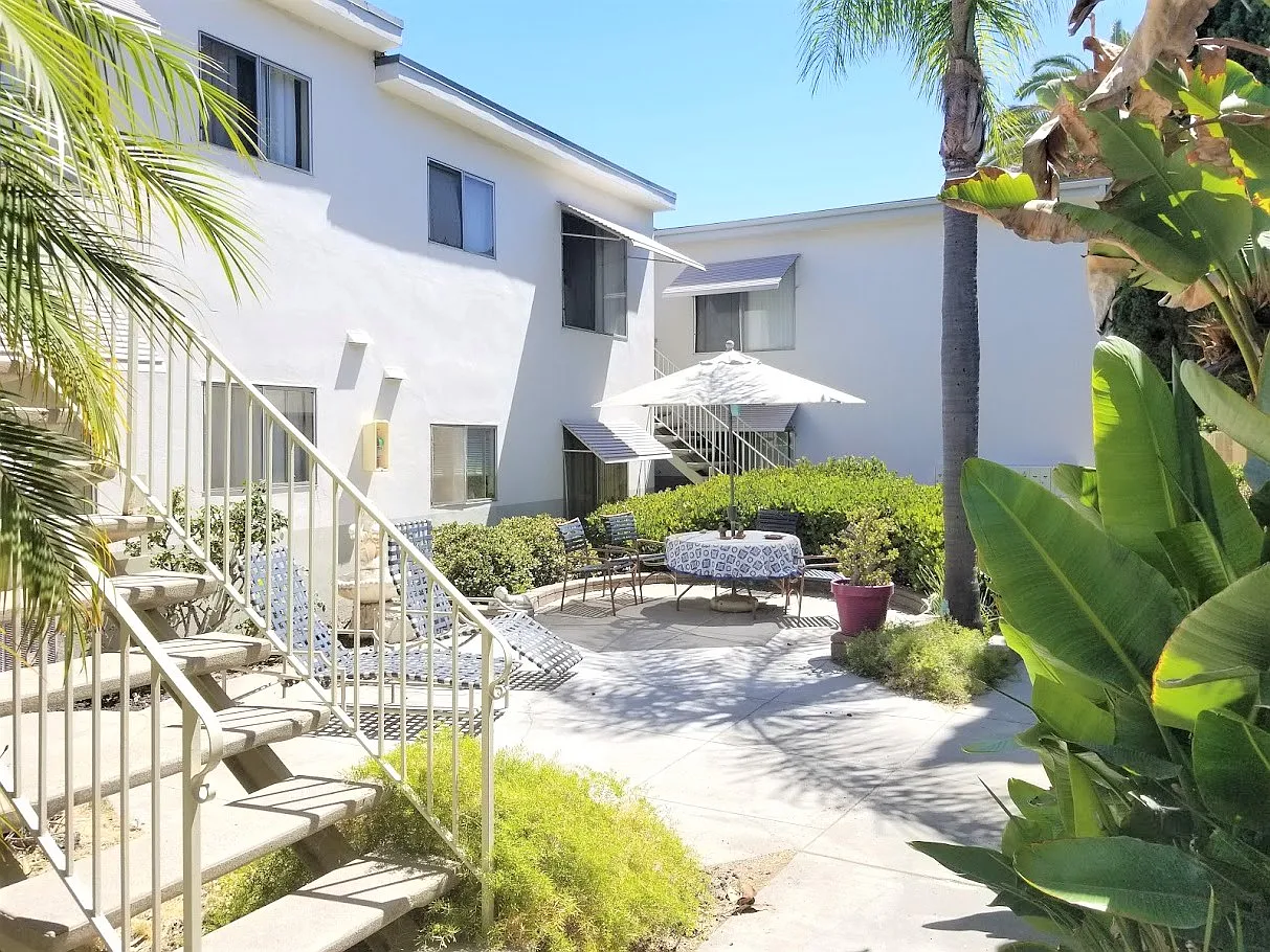 1 bed, 702 sqft, $1,995 — Photo 3
