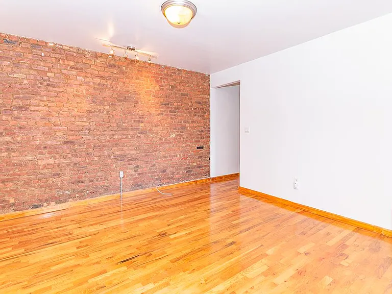 322 Rodney St #33 — Photo 4