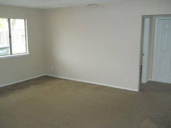 2nd image of 2623 52nd Ave
