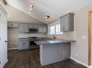15526 Newell St, Omaha, NE 68138