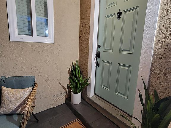4th image of 1267 N Mountain View Ave