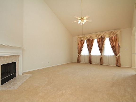Spacious Family Room