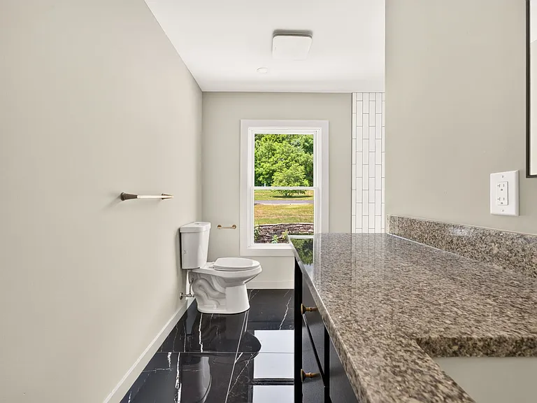 176 Hudson St #4 — Photo 17