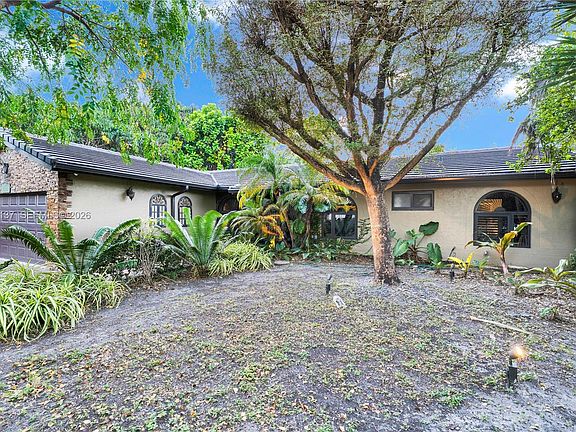 3rd image of 15830 SW 139th Ave