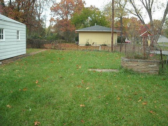 4th image of 19311 Oakdale Ave