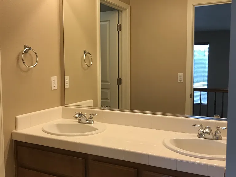 1235 Bluegrass Ct — Photo 25