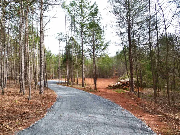 177 Sunny Slope Dr, Cowpens, SC 29330