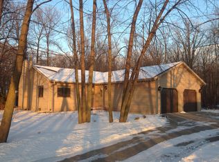 7558 Country Club Rd, Oshkosh, WI 54902