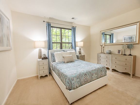 3rd image of 4 Deauville Ct #B022001a