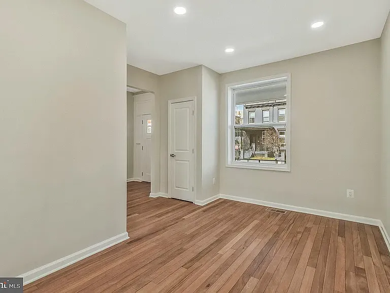 444 Kenyon St NW — Photo 9