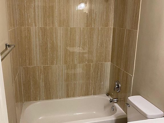 5th image of 52 Shady Ln APT B