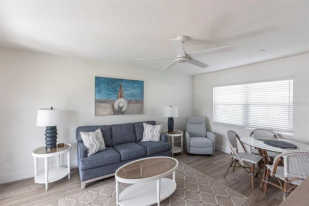 1 bed, 1.0 bath, 612 sqft, $7,470 — Photo 4