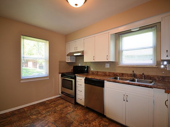 2nd image of 5711 NW Hillside Dr