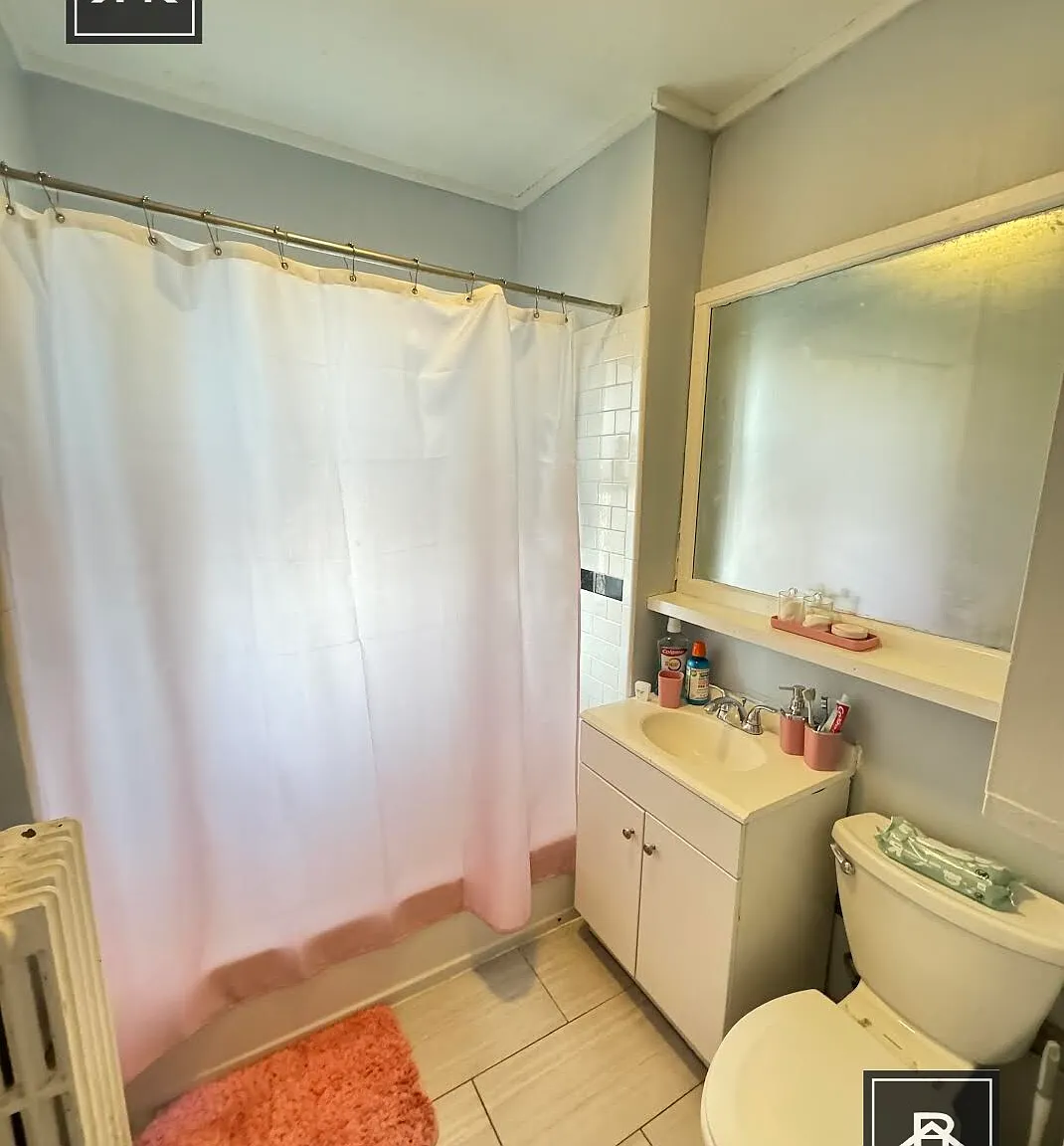 3 bed, 1.0 bath, $3,200 — Photo 1