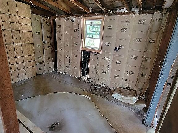 2nd image of 603 E 3rd St