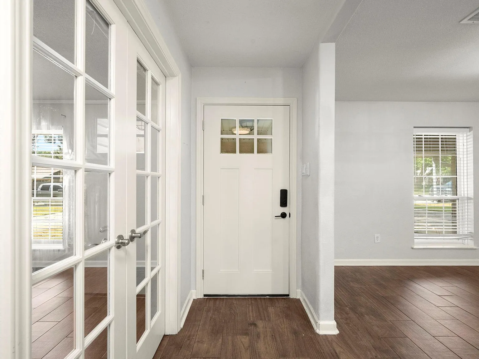 3 bed, 2.0 bath, 1530 sqft, $2,200 — Photo 4