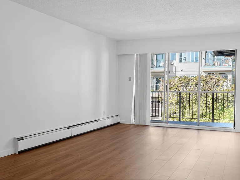 170 W 4th St #308 — Photo 8