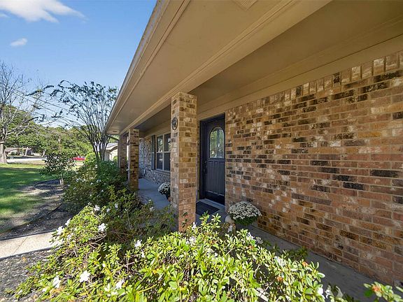 5th image of 6828 Mandy Ln