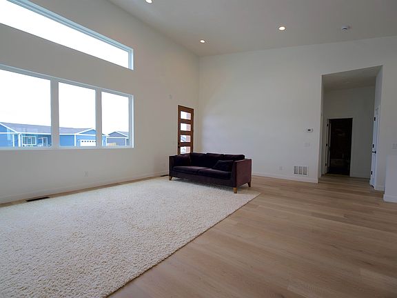 3rd image of 3117 Frahm Ln