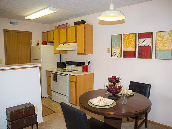 4th image of 3814 Greensview Dr