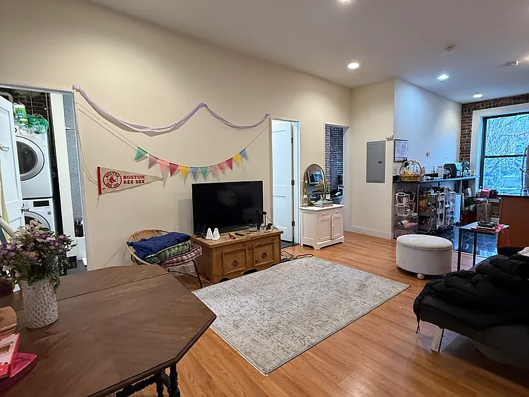 23 Cortes St #12 — Photo 6