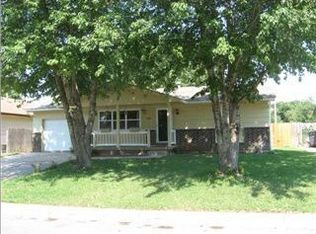 208 S Ranger Ave, Haysville, KS 67060