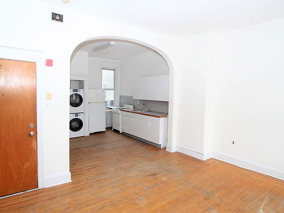 3rd image of 2813 W Girard Ave #2F