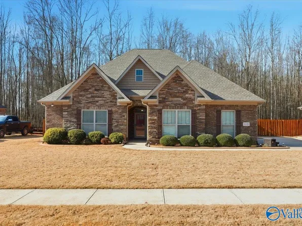 110 Khaki Ridge Dr, Hazel Green, AL 35750