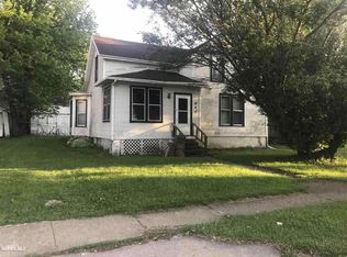 647 W Douglas St, Freeport, IL 61032
