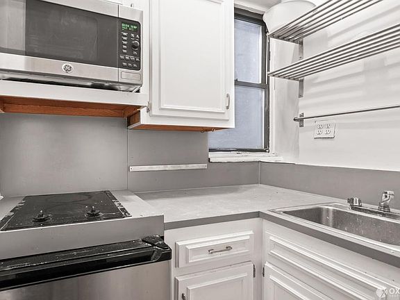 4th image of 53 Morton St #3A