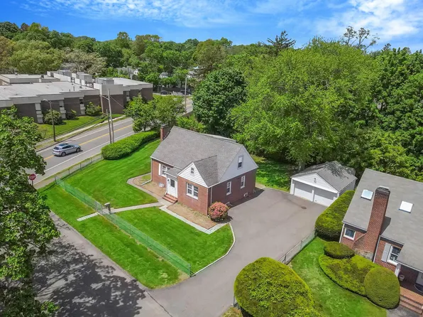 1 Adelaide Street, Huntington Station, NY 11746