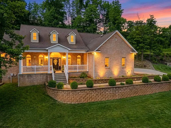 106 Iris Ln, Morgantown, WV 26501