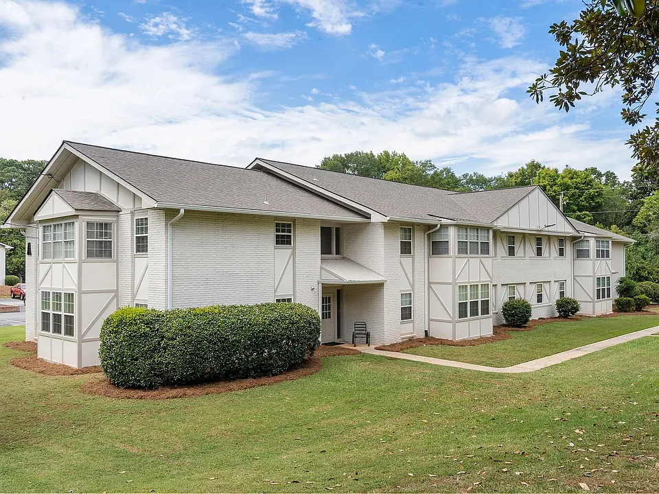 Winthrop Apartments