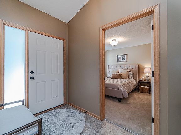 5th image of 17489 Deerfield Dr SE