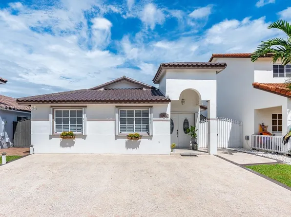 8981 NW 112th St, Hialeah Gardens, FL 33018