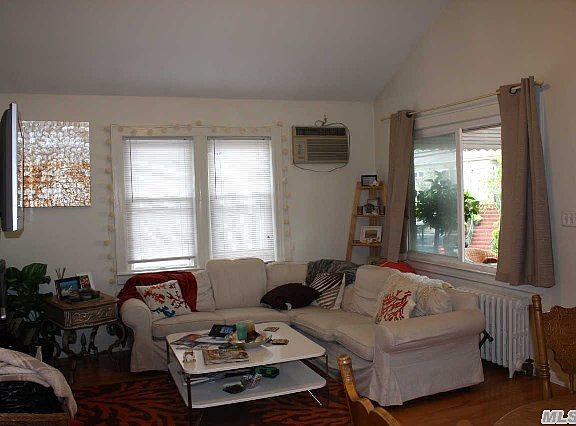 5th image of 85 Mohawk Ave