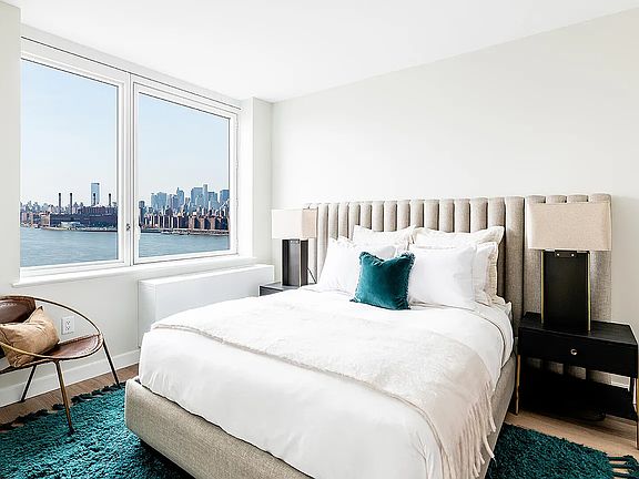 4th image of 52-41 Center Blvd #1007