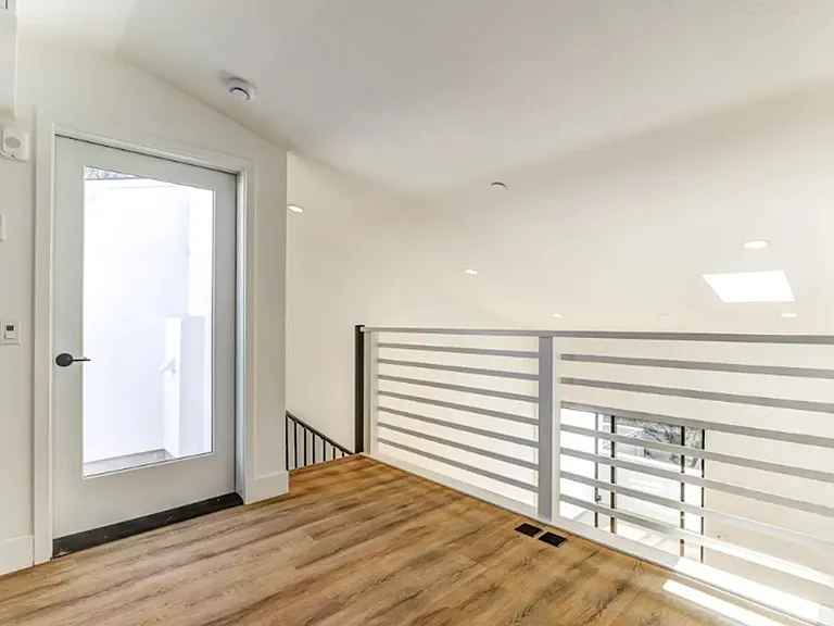 Girard Lofts — Photo 26