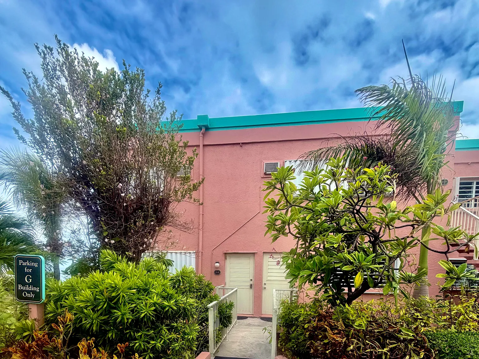 2 bed, 1200 sqft, $2,600 — Photo 2