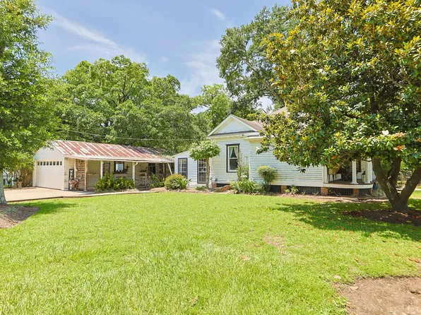 212 S Pine St, Tomball, TX 77375